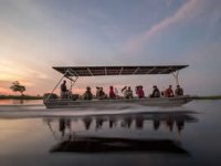 Kullandığından fazla enerji üreten yüzer Safari oteli