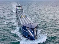 Yük gemisine güneş enerjisi santrali kurdular