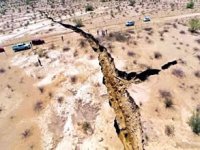 Koca kıta ikiye bölünüyor! Yeni bir okyanus doğuyor