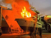 Antalya Setur Marina’da tekne yangını