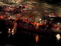 Tehlikeli madde yüklü gemide patlama! Mürettebat tahliye edildi