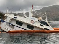 Kıyıdaki bot su aldı... Sızıntıya karşı acil müdahale!