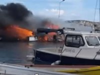 Çeşme'de balıkçı barınağında yangın: 7 tekne yandı