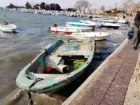 Silivri’de fırtına tekne ve yatları savurdu