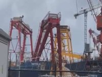Yalova'da tersanede vinç devrildi