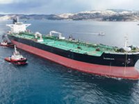 Karadeniz’de vurulan tanker Yalova’da onarılacak