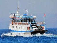 Feribot seferleri iptal edildi, dalgalar 3 metreyi buldu