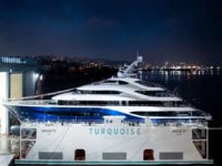 Turquoise, Angelique'i denizle buluşturdu