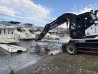 Gümbet’te kaçak iskele ve atıl tekneler kaldırıldı