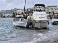 Bodrum’da 8 tekne yaprak gibi karaya savruldu