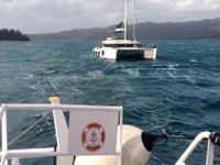 Sürüklenen katamaranı Kıyı Emniyeti ekipleri kurtardı