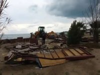 Side Büyük Plaj’da 15 işletme yıkılıyor