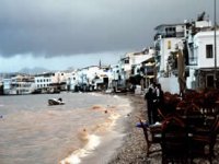 Kumbahçe sahilinde kaçak yapı ve tonoz operasyonu