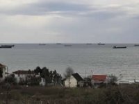 Karadeniz’de fırtına alarmı! Gemiler Sinop'a demir attı