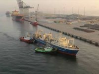 Umman'daki Duqm Limanı'na saldırı düzenlendi