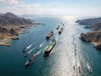 İran, Hürmüz Boğazı'nda 10 petrol tankerini vurdu