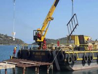 Türkbükü’nde kaçak yapı ve iskeleler teker teker yıkıldı