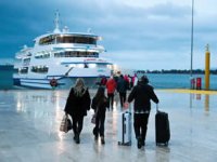 Aliaport Deniz Yolcu İskelesi’nde ilk sefer yapıldı