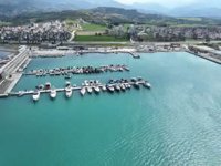 Arsuz Yat Limanı’nda deprem hasarları gideriliyor