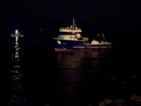 Balıkçı teknesi karaya oturdu, kaptan kurtarıldı