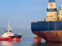 Çanakkale Boğazı'nda arızalanan tanker kurtarıldı