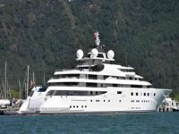 Lüks yat Marmaris’te: 25 milyon liralık yakıt ikmali