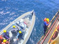 Acil durum alarmı veren gemideki denizciler kurtarıldı