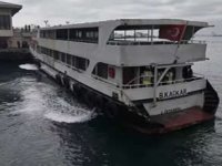 Kadıköy İskelesi'nde yolcu teknesinde yangını!