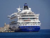 Kuşadası’nın beklediği kruvaziyerler Hürmüz’den geçti