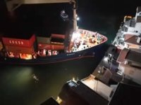 İstanbul Boğazı’nda gemi yalıya metreler kala karaya oturdu