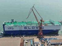 Dünyanın en büyük araç taşıyıcı gemisi sefere çıkmaya hazır