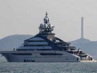 Yaptırım listesindeki Rus milyarderin süper yatı Hürmüz'den geçti