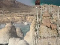 Ölü Deniz can çekişiyor: Obruklar dünyaca ünlü beldeyi yuttu