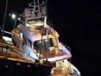 Sinop'ta demirli yat, su alarak yan yattı