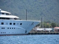 Süper yat A+ Marmaris'e demir attı, tankerler kuyruk oldu