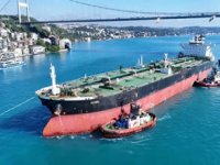 İDA saldırısına uğrayan tanker İstanbul Boğazı'ndan geçti