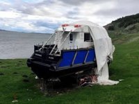 Çıldır Gölü kıyısına çekilen tekne 9 yıldır hizmet için bekliyor