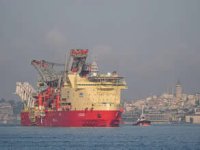 'JSD6000' boru döşeme gemisi İstanbul Boğazı'nı kapattırdı
