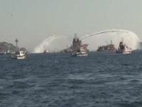 Boğaz’da 15 Temmuz şehitleri anısına 253 tekneyle deniz korteji