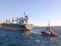 Çanakkale Boğazı'nda karaya oturan gemi kurtarıldı