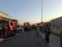 Depo ve tekneler, alevlere teslim oldu