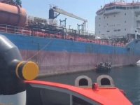Makine arızası yapan tanker, güvenli bölgeye çekildi