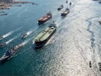 Hürmüz Boğazı'nda gemi vuruldu!