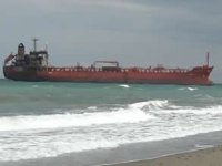 İHA saldırısına uğrayan tanker Samsun'da karaya oturdu