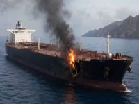 Umman açıklarında iki petrol tankerine saldırı
