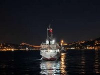 İstanbul Boğazı'nda arızalanan gemiyi KEGM kurtardı