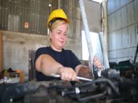 Tersanenin Figen ustası erkeklere taş çıkarıyor