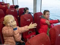 İzmir’de vapur yolcularına sabah sürprizi