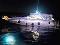 Marmaris’te tekne kayalıklara çarptı: İki kişi kurtarıldı