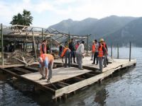 Marmaris'teki kaçak iskeleler yıkılıyor